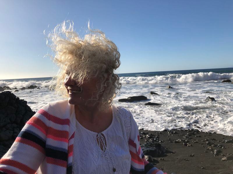 ursula-am-meer-wellen